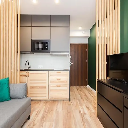 Easy & Comfortable, Very Close To The Center