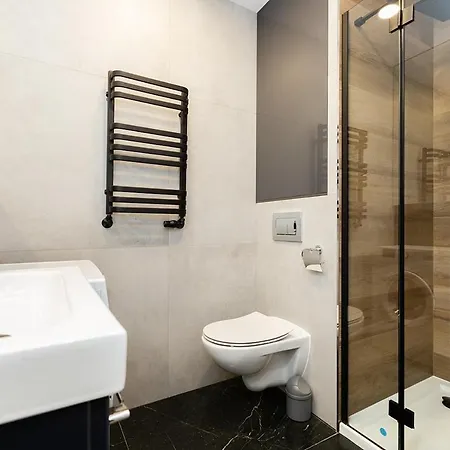 Easy & Comfortable, Very Close To The Center Varšava