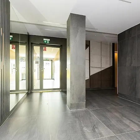 Appartement Easy & Comfortable, Very Close To The Center