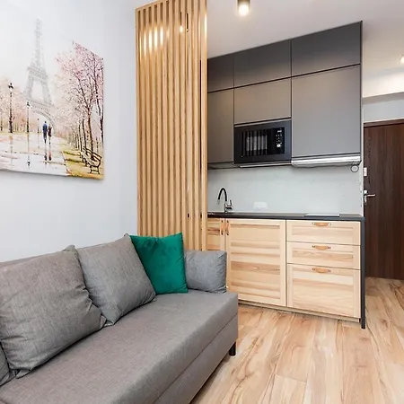 Apartament Easy & Comfortable, Very Close To The Center