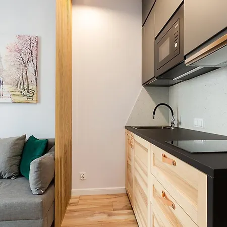 Easy & Comfortable, Very Close To The Center